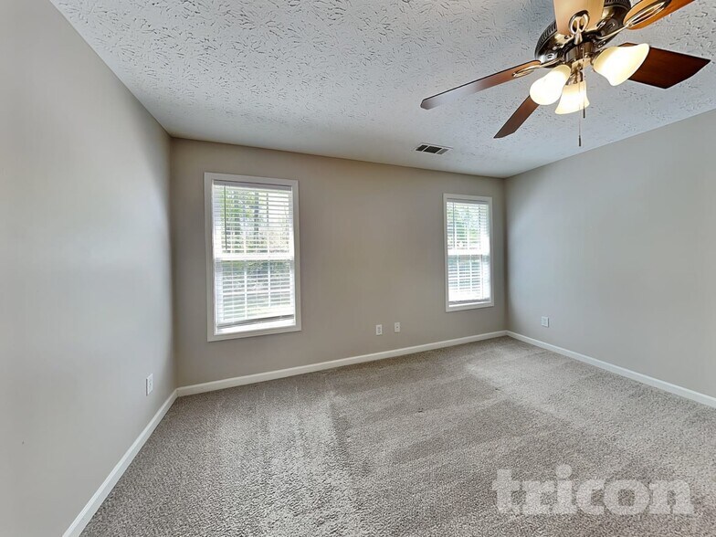 Building Photo - 410 Red Oak Ct