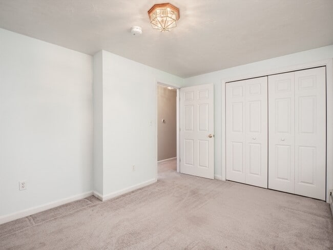 Building Photo - 90 A Loxwood St