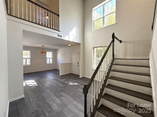 Building Photo - 10777 Essex Hall Dr