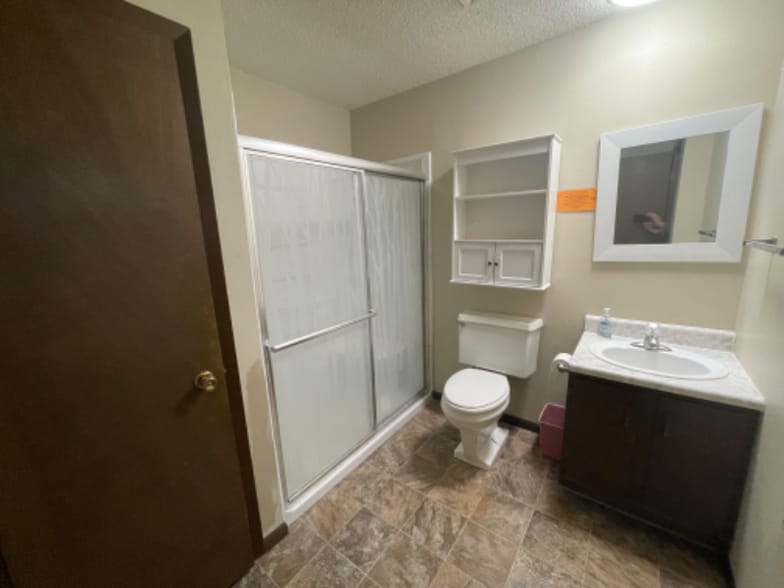 Building Photo - 409 Angie St