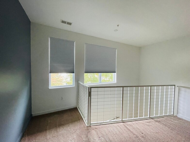 upper floor - 506 N Mangum St