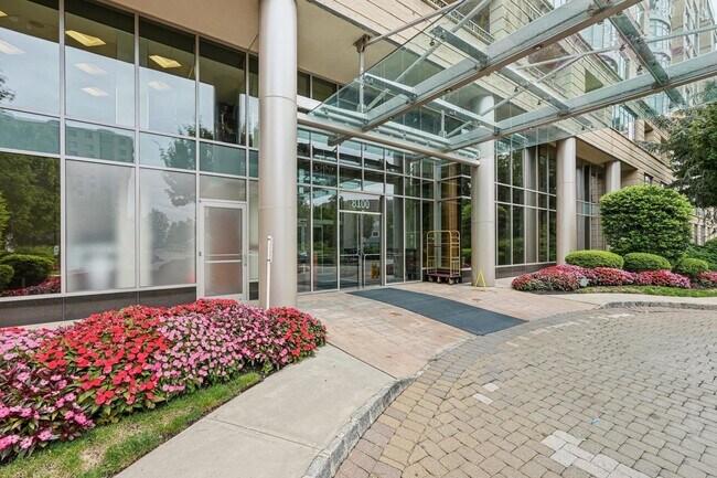 Building Photo - 8100 River Rd