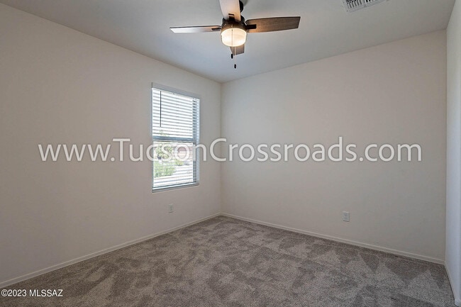Building Photo - 10611 W Halsey Dr