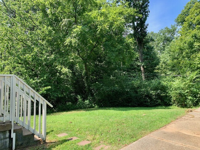 Building Photo - 854 E Happy Hollow Dr