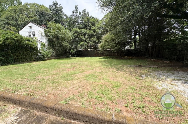 Building Photo - 307 E Blue Ridge Dr