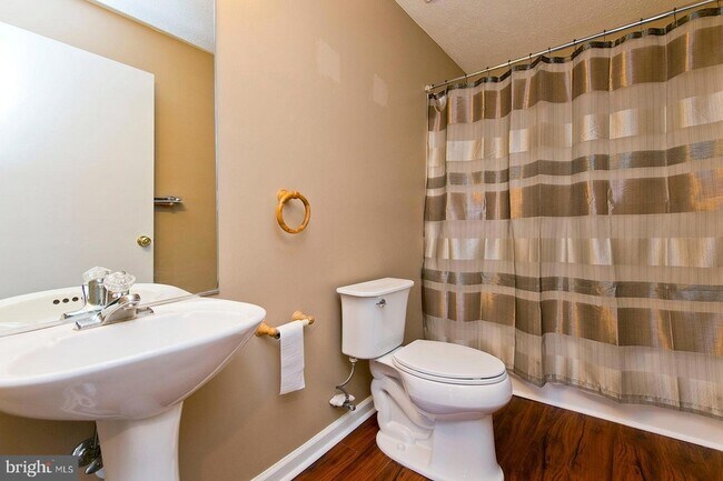 Building Photo - 117 1 Brookland Terrace