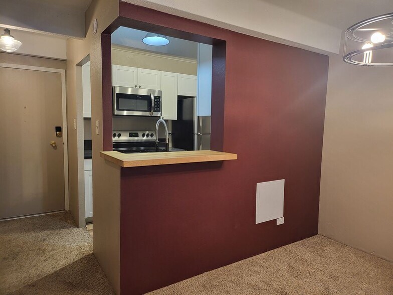 Building Photo - 8060 E Girard Ave