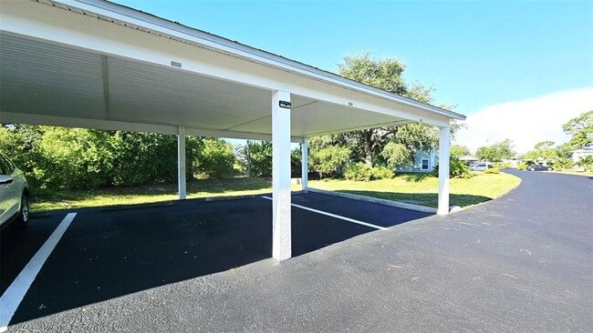 Building Photo - 8100 Memory Ln