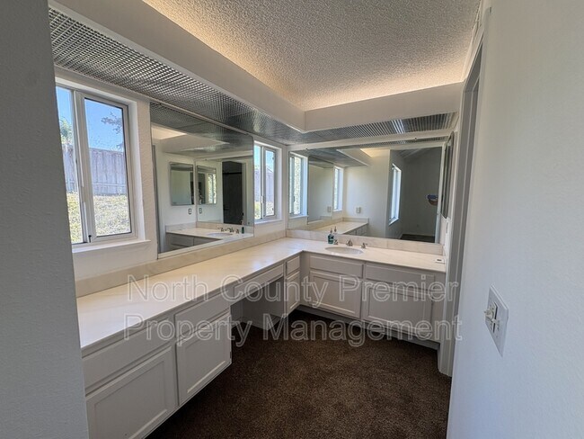 Building Photo - 3115 Madera Ct