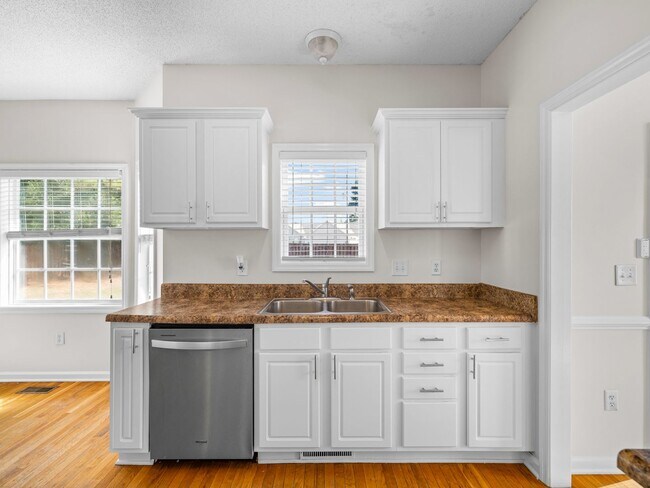 Building Photo - 217 Derby Downs Dr