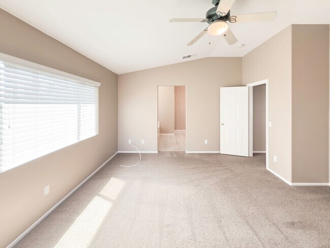 Building Photo - AVAILABLE NOW! 5 Bedroom, Cut-DeSac Home for Rent in a Beautiful, Murrieta Community!