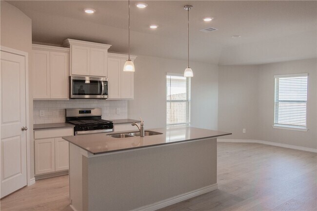 Building Photo - 6117 Eldora Dr