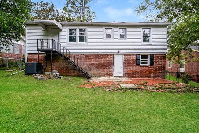 Building Photo - 531 Rogers Dr