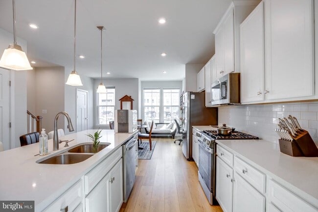 Building Photo - 4468 Sulford Ter