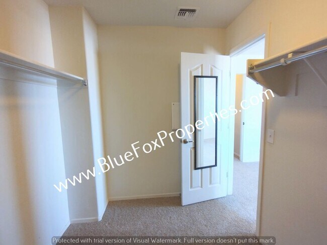 Building Photo - 432 R G Lee Pl