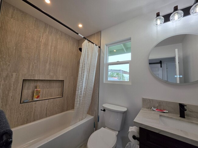Building Photo - Newly Built 3 Bedroom / 2 Bath Home for Rent in Ainaloa Subdivision