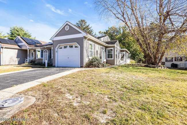 Building Photo - 5B Spring St