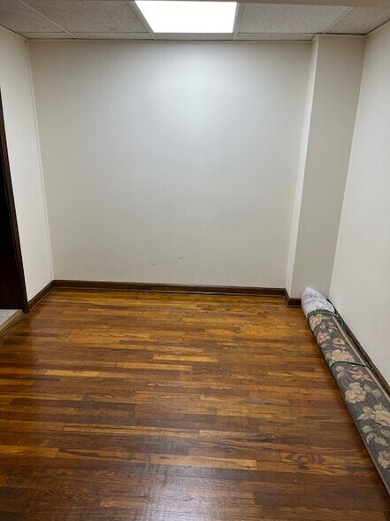Bedroom looking from other side - 95 S Rose Blvd