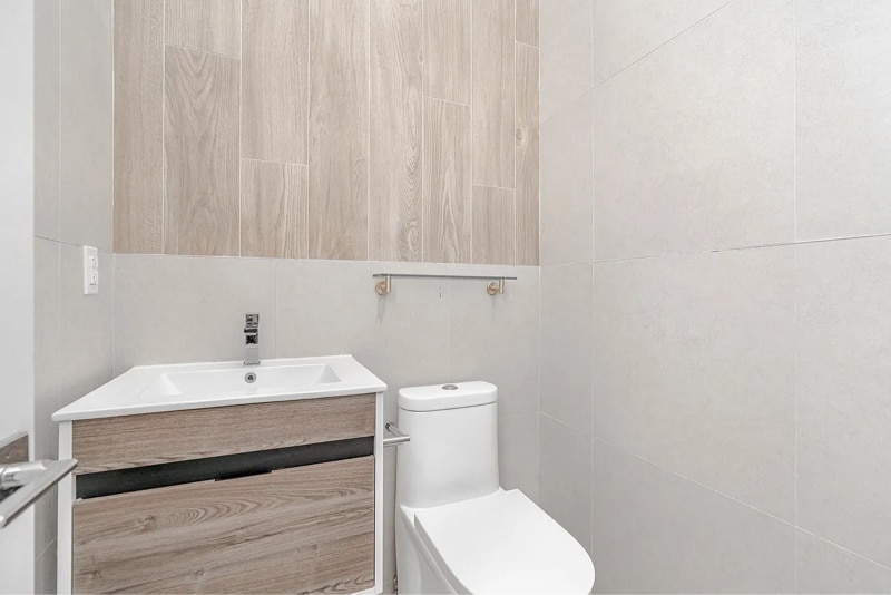 Building Photo - 223 E 96th St