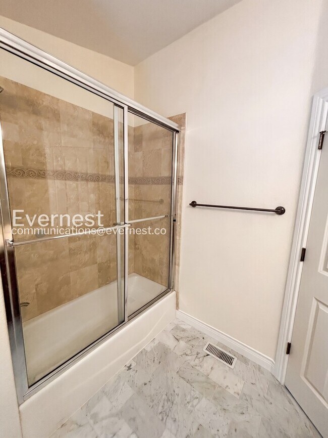 Building Photo - 268 S Garfield St