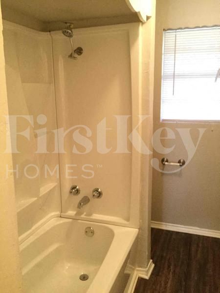Building Photo - 7000 Meadowbrook Dr
