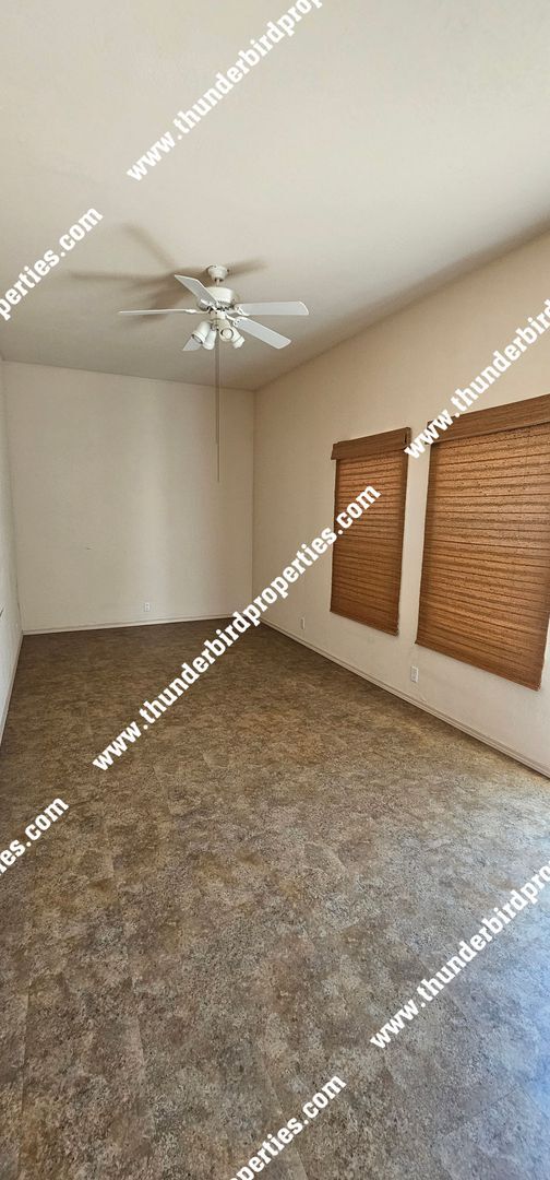 Building Photo - Beautiful NE Heights location