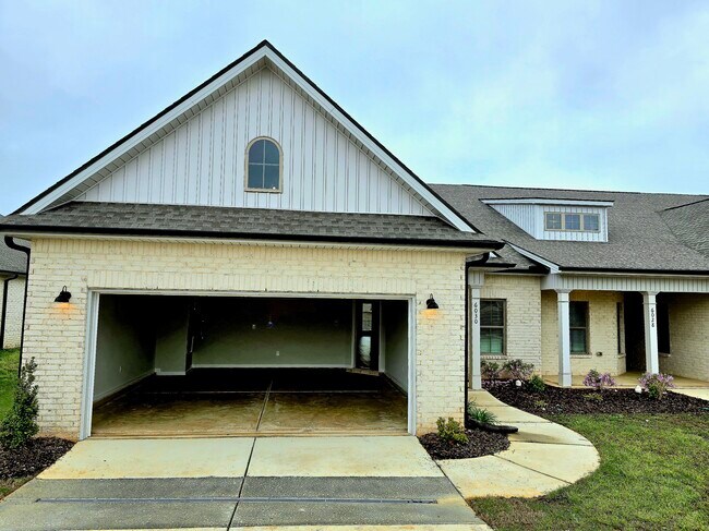 Building Photo - 6030 Gardner Maples Dr SE