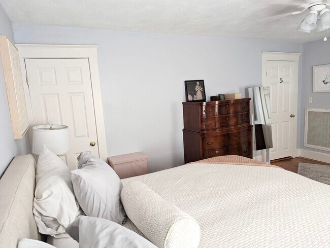 Building Photo - 100 Church St