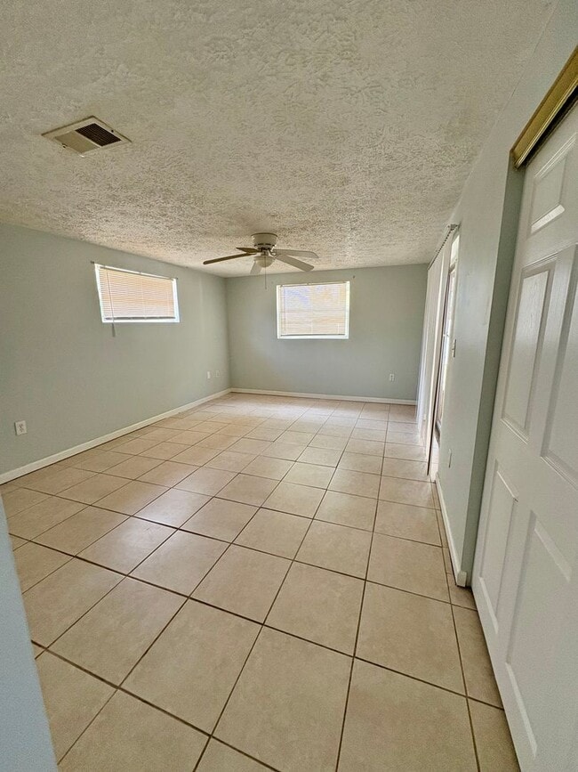 Building Photo - 7405 San Moritz Dr