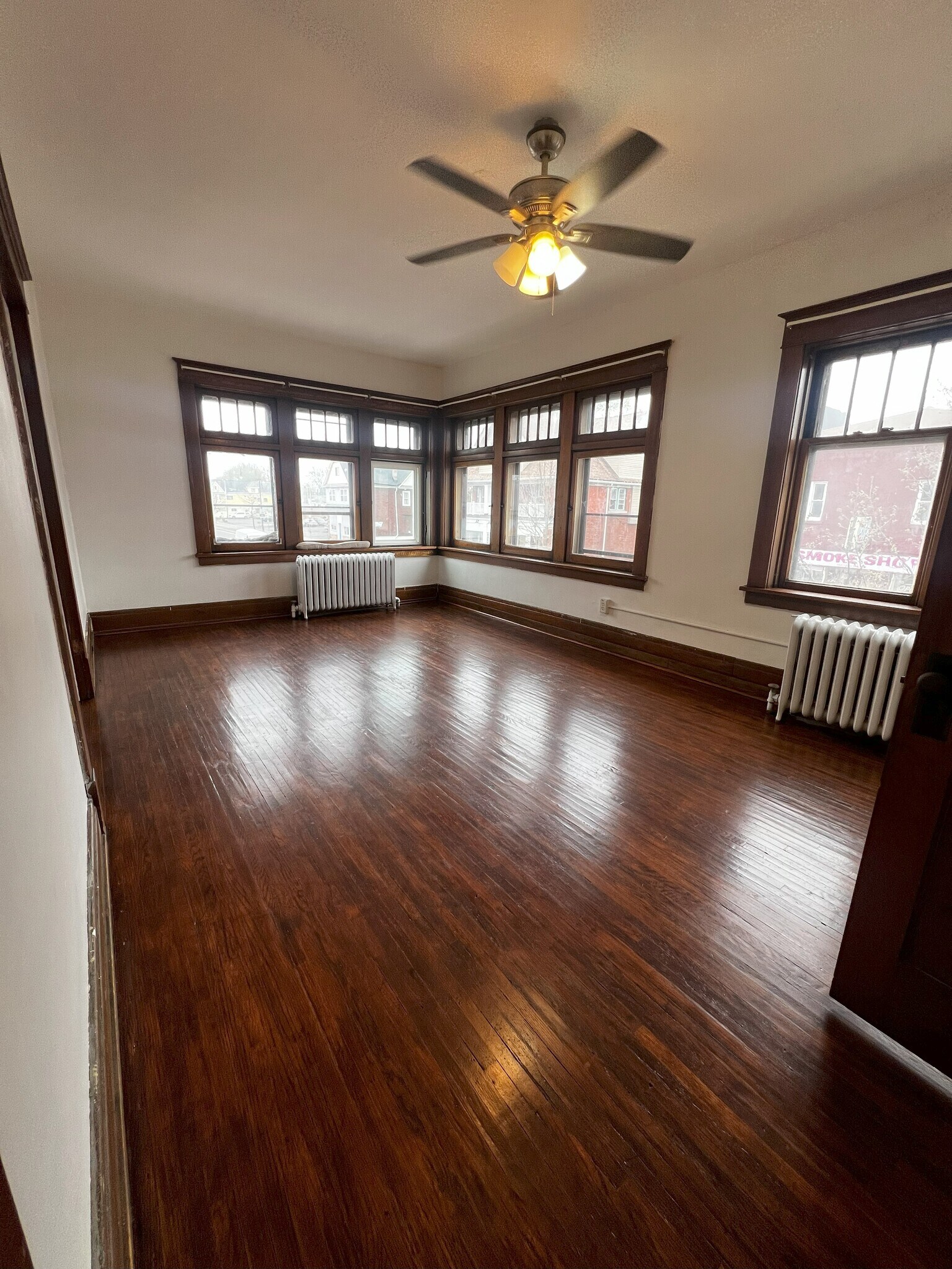 Living Room - 1928 S Park Ave