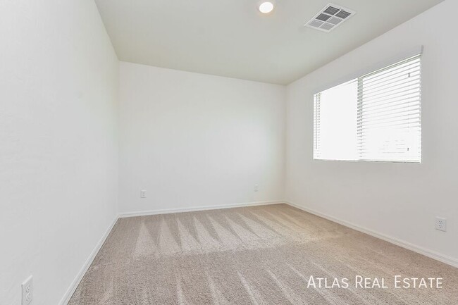 Building Photo - HOME SWEET HOME! | Upgraded 3-Bedroom Home...