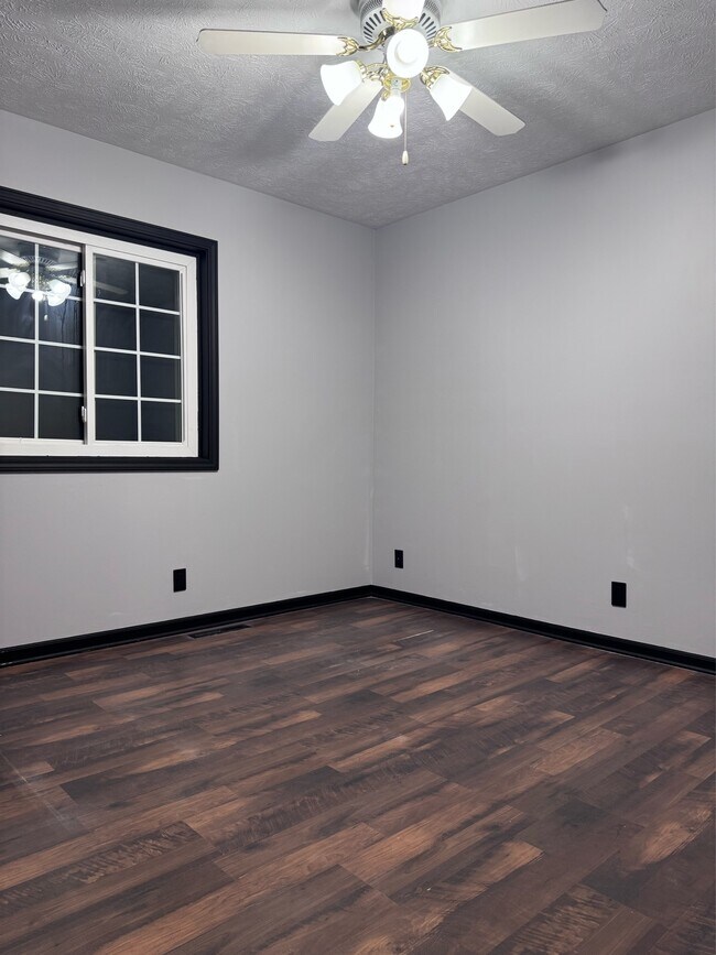 Building Photo - 12804 Olive St