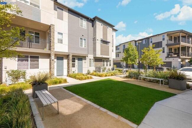 Building Photo - 29438 Urbia Way
