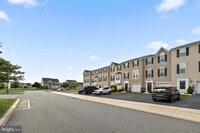 Building Photo - 110 Topaz Dr