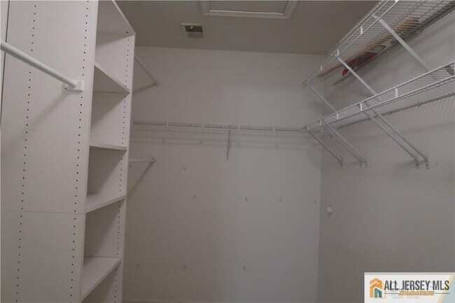 Building Photo - 1402 Cypress Ln