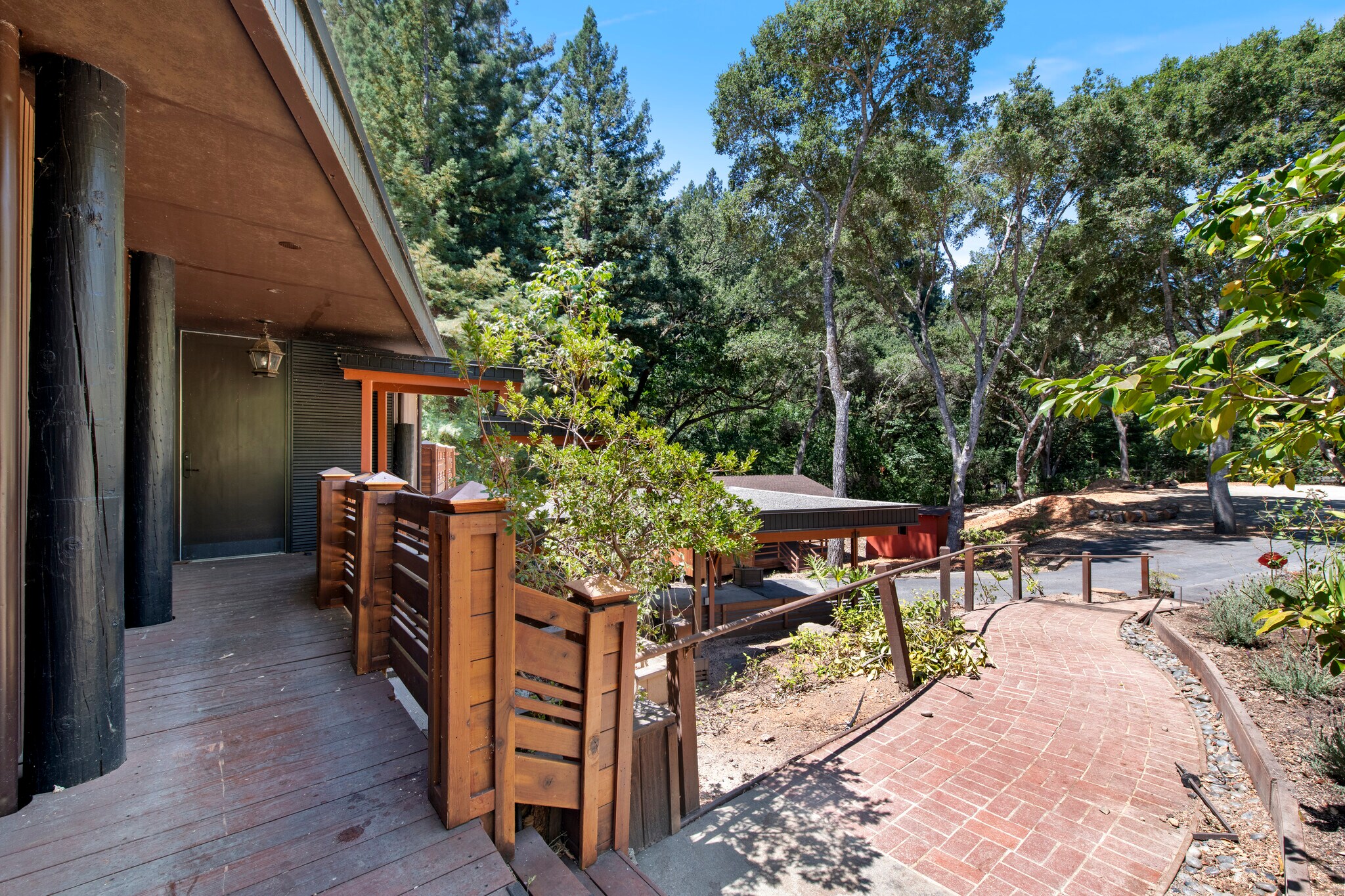 Building Photo - 1200 Mountain Home Rd