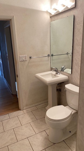 bathroom - 1503 N Cass St