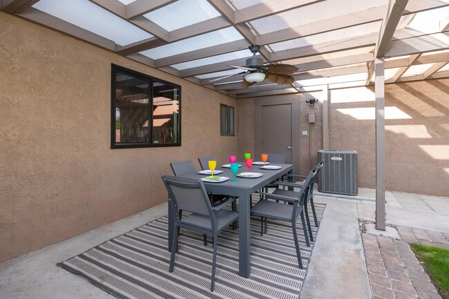 Building Photo - 1289 E Caleta Way
