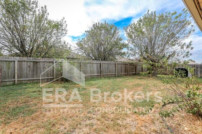 Building Photo - 2802 Southwood Dr