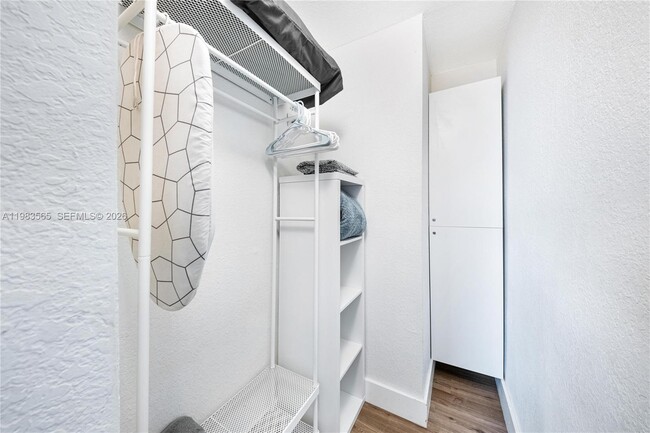 Building Photo - 237 38th St