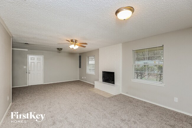 Building Photo - 3001 Rufe Snow Dr