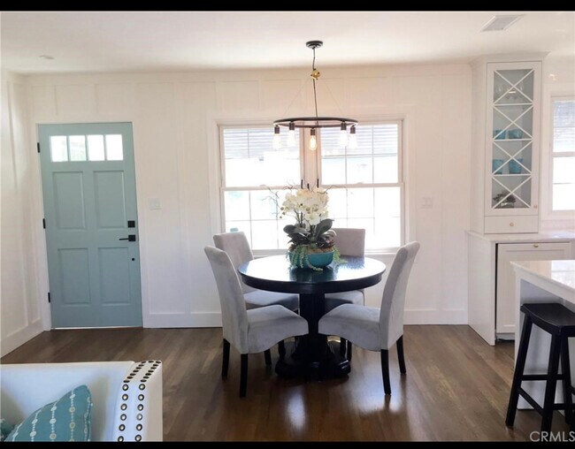 Building Photo - 5409 W 138th Plz