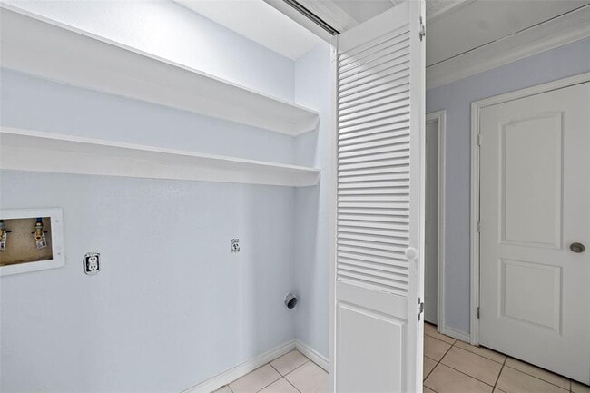 Building Photo - 13163 High Star Dr