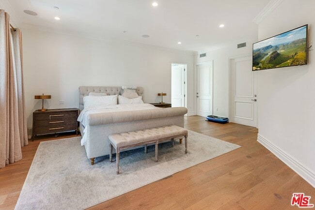 Building Photo - 363 S Saltair Ave