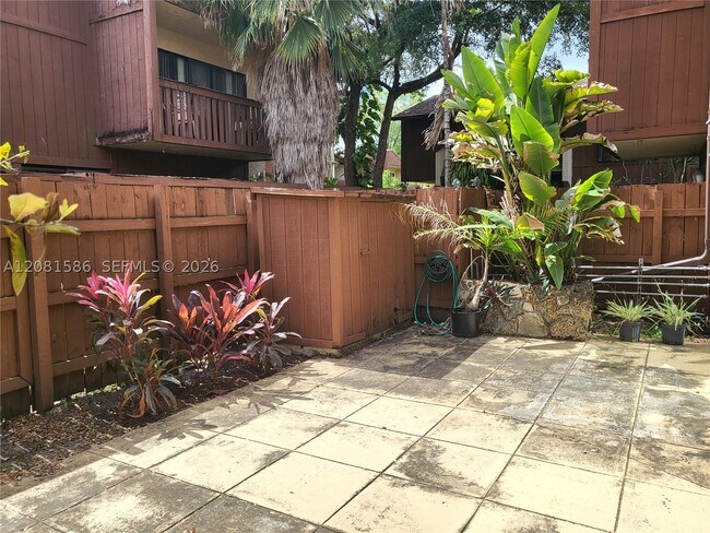 Building Photo - 6924 SW 114th Pl