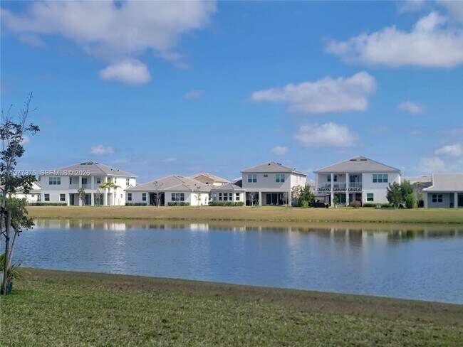 Building Photo - 5426 Pecan Dr