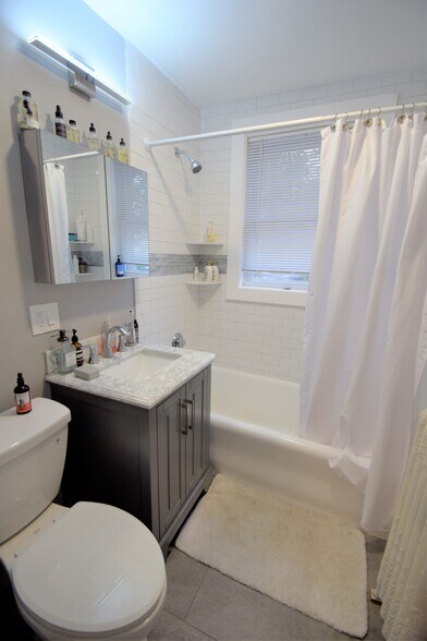 Building Photo - 235 Chestnut Hill Ave