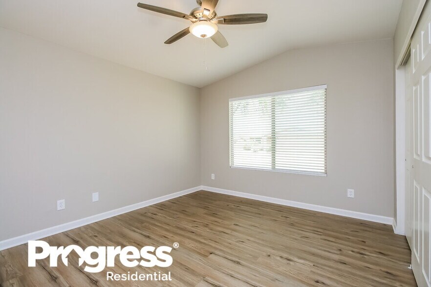 Building Photo - 9990 E Falcon Point Dr