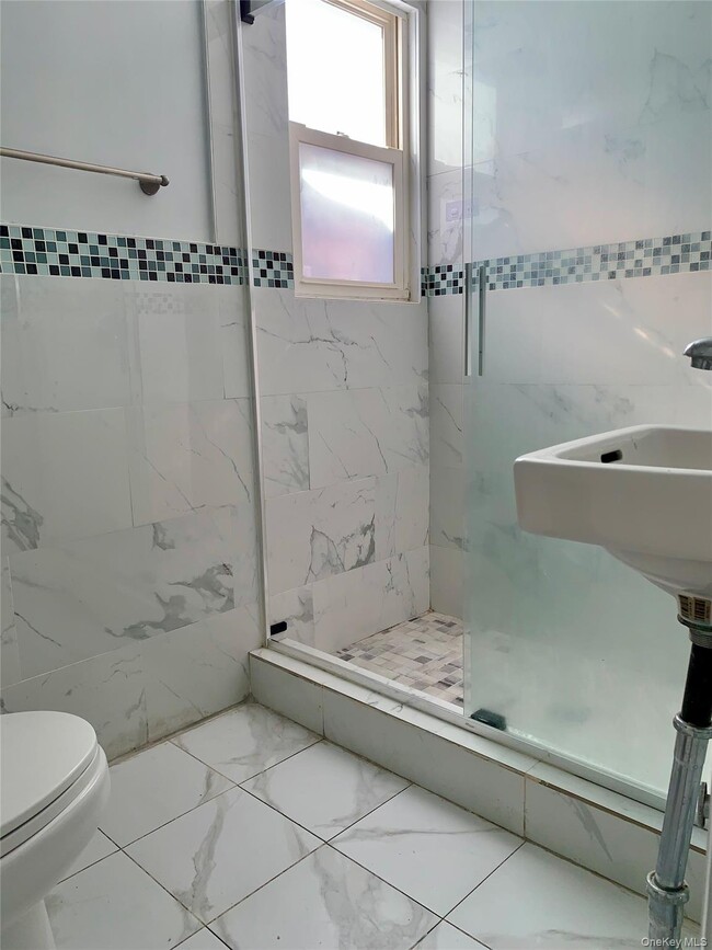 Building Photo - 336 Scranton Ave