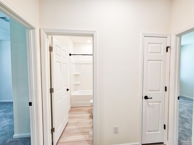 Building Photo - 4149 Upper Walk Ln